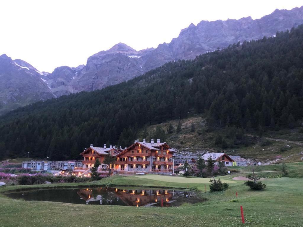 3 Chalets Aparthotel Бройл-Червиня Екстериор снимка