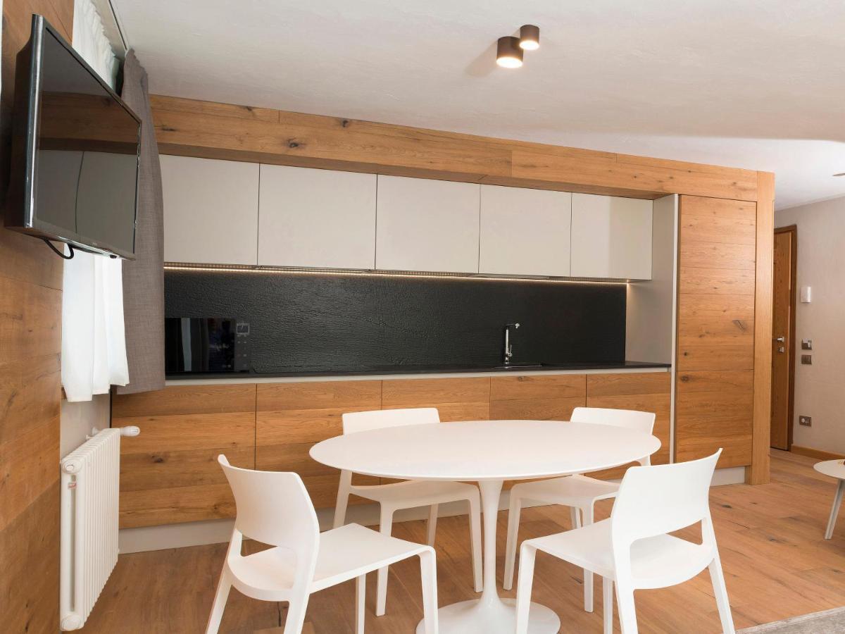 3 Chalets Aparthotel Бройл-Червиня Екстериор снимка
